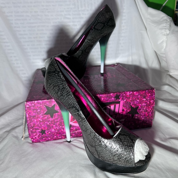 NIB RuPauls Drag Race for Iron Fist Snakeskin Peep Toe Heel | Gradient Heels - Picture 4 of 15